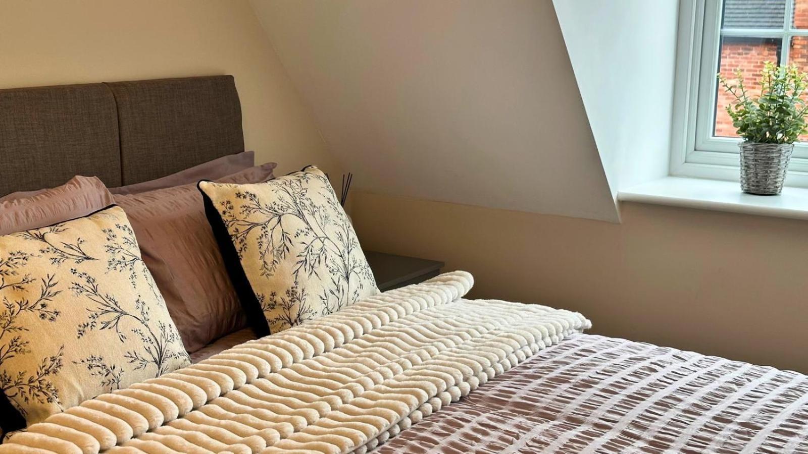 Luxury Apartment In Great Location Ковънтри Екстериор снимка